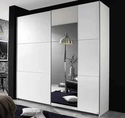 Bílá šatní skříň Kronach s posuvnými dveřmi a zrcadlem