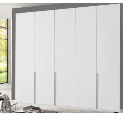 Šatní skříň New York D v elegantní bílé barvě.
