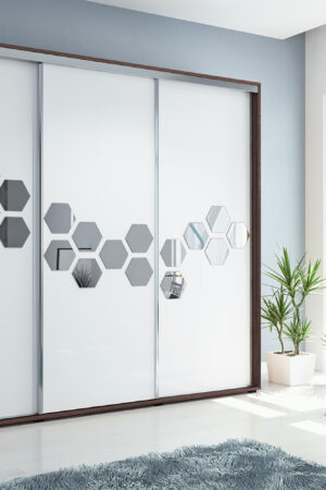 Šatní skříň Ska A23 XL v bílé barvě s dveřmi