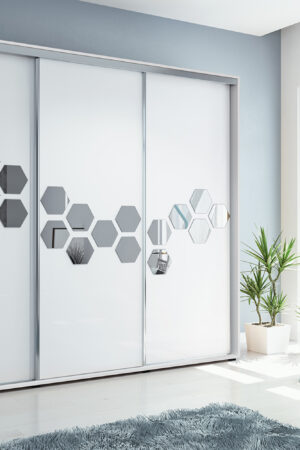 Šatní skříň Ska A23 XL v bílé barvě s dveřmi