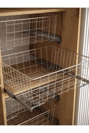 Praktické košíky pro šatní skříně o hloubce 60 cm