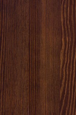 Třídveřová skříň BROSS z borovice v ořechovém moření